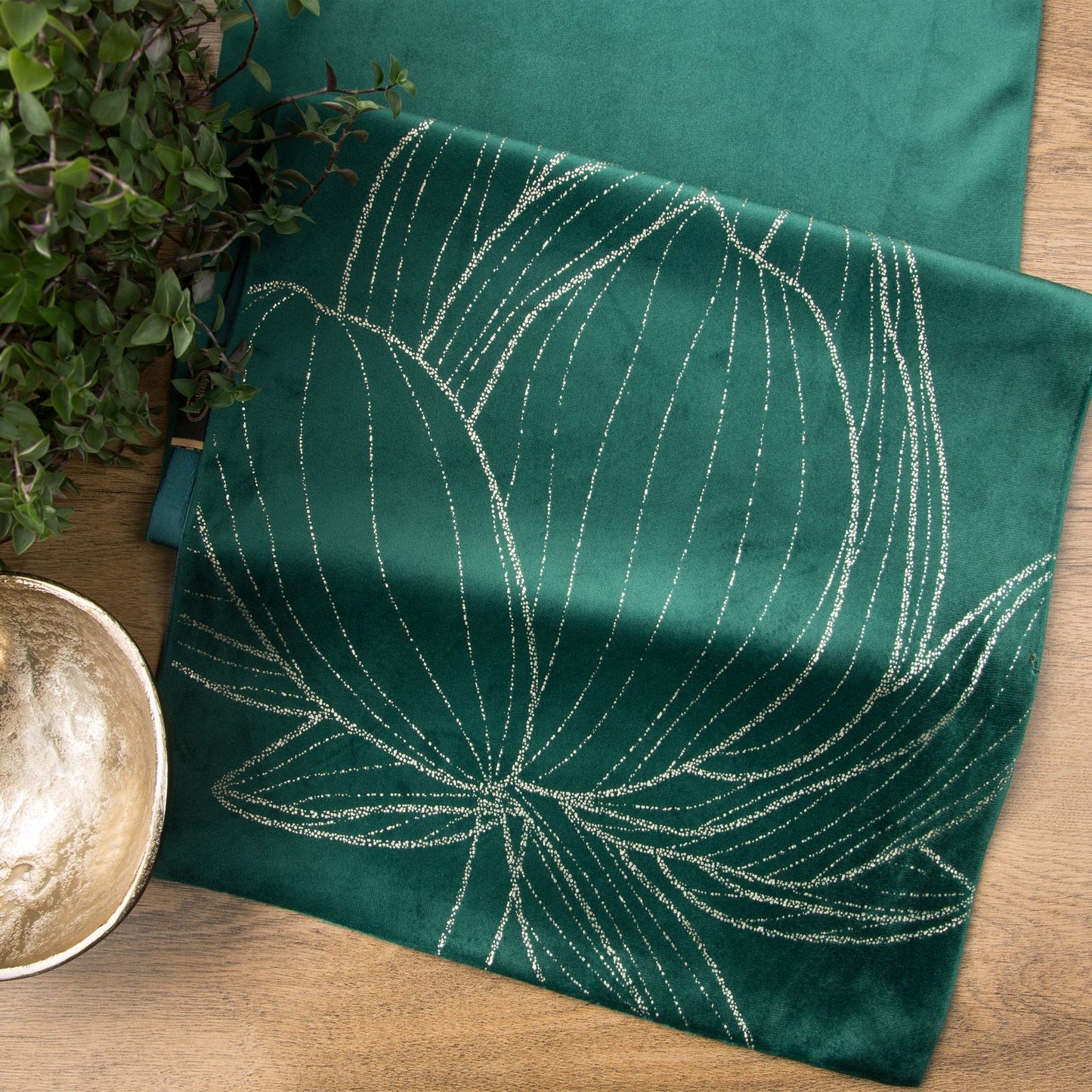 649b87f98a353b7648edd75a7ba4a701