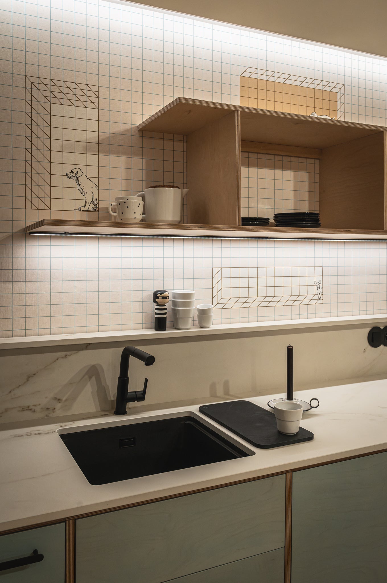 Virtuves jaucējkrāns ar izvelkamu snīpi Silia 253 mm matēts zelts - N1 Home