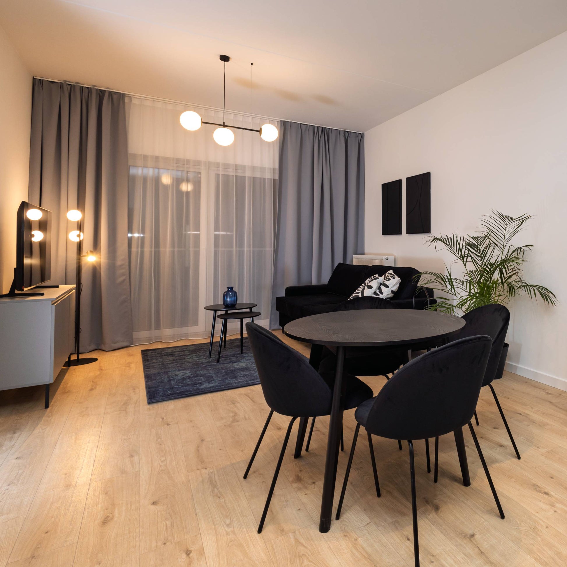 Stāvlampa 3 VO 300 × 300 × 1520 mm melns/balts - N1 Home