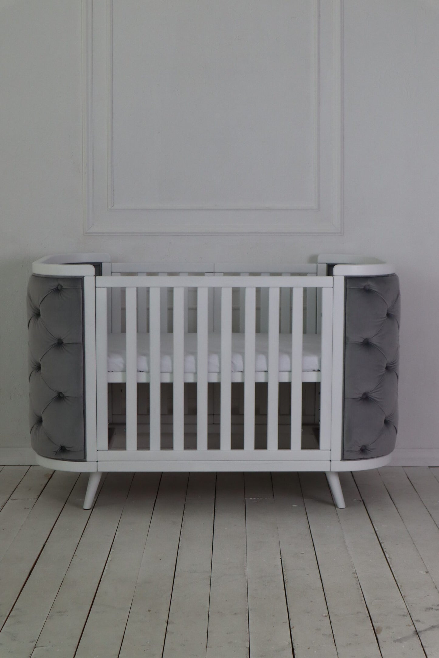 Gultiņa-transformers Boho ar kustīgu sienu 70/90-134 cm balts/pelēks velūrs - N1 Home