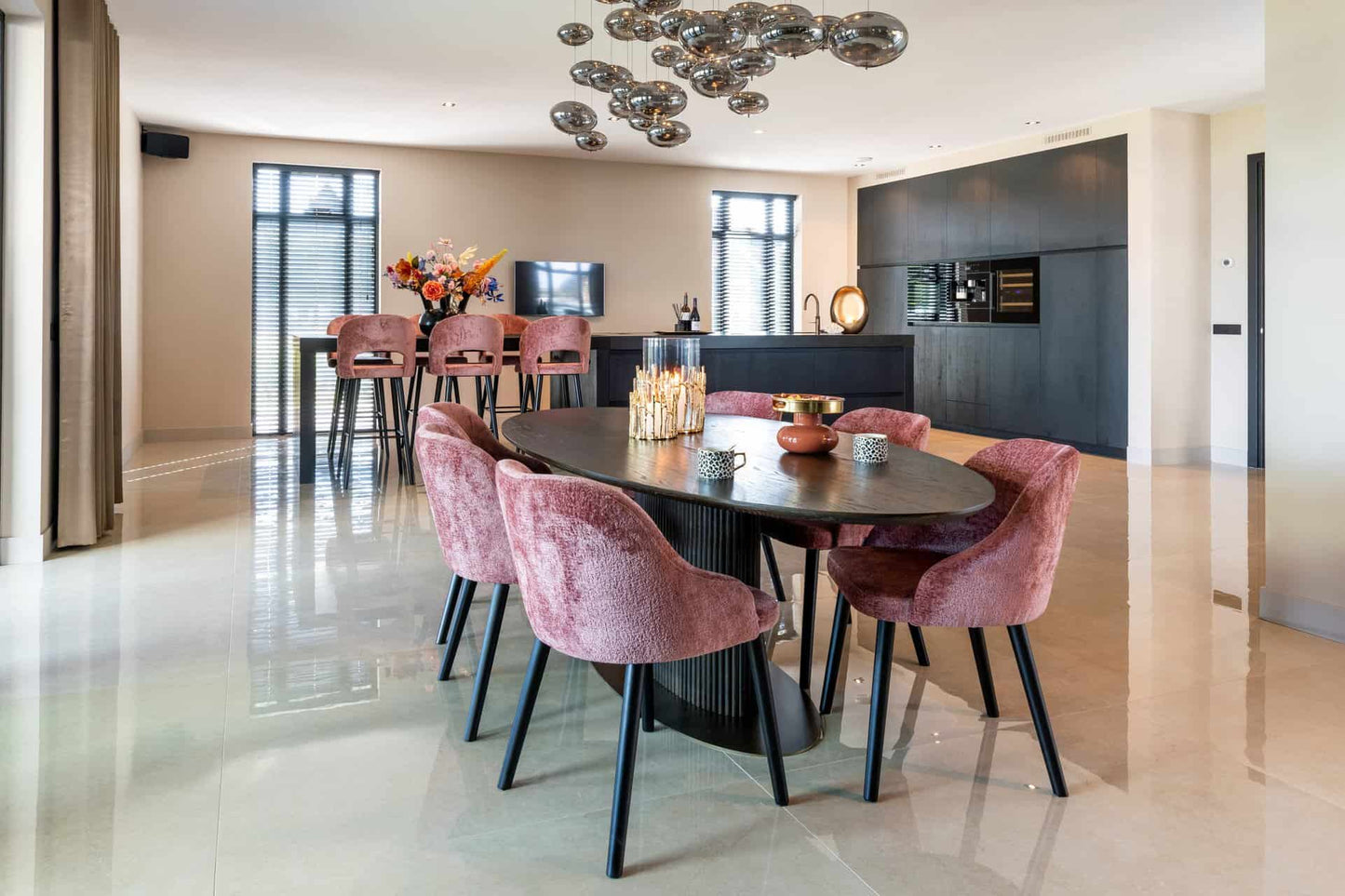 Galds Luxor Richmond Interiors 235; 300/75/110;120 cm brūns oval