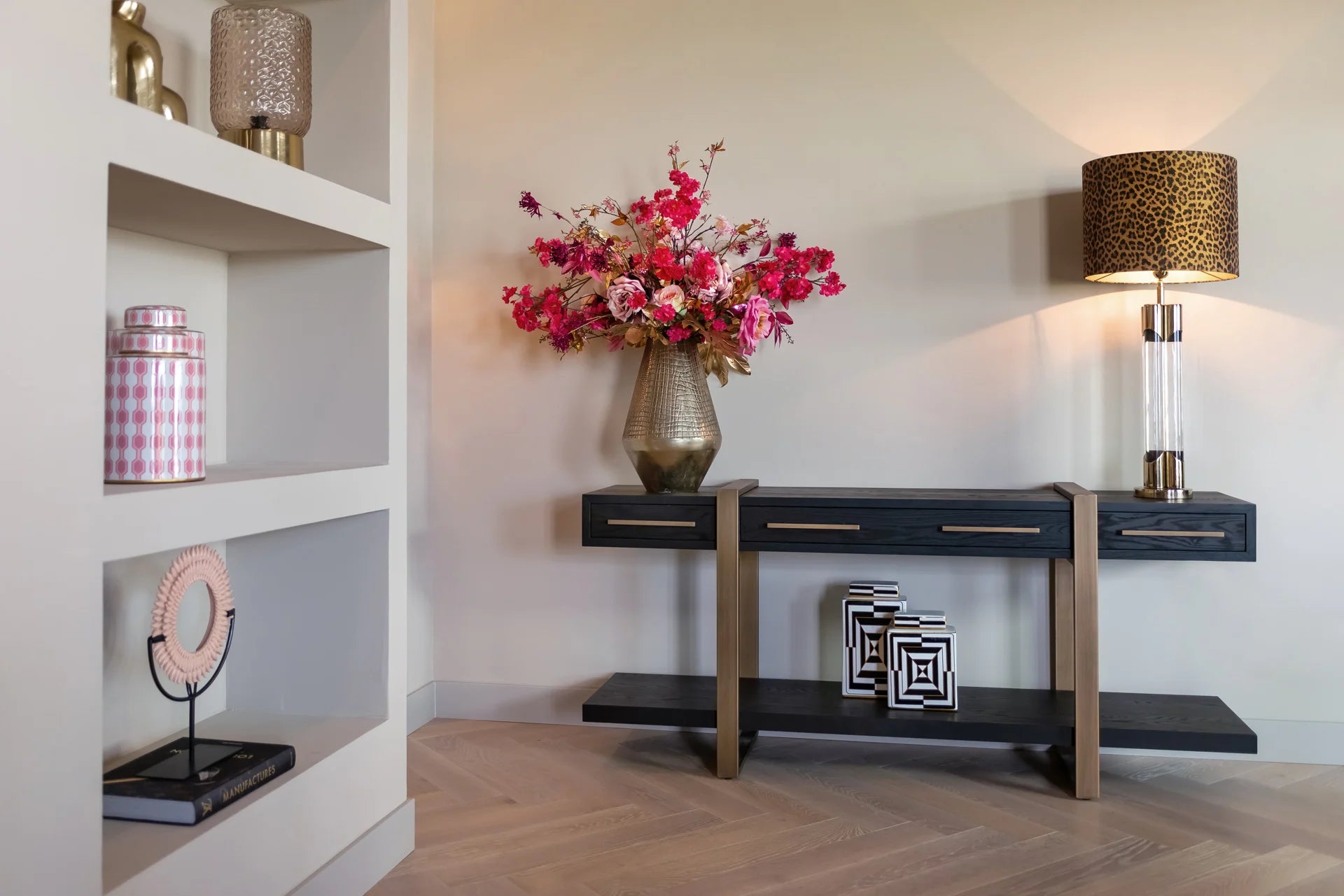 Konsole Cambon ar 3 atvilktnēm Richmond Interiors 80/180/45 cm tumša kafija - N1 Home