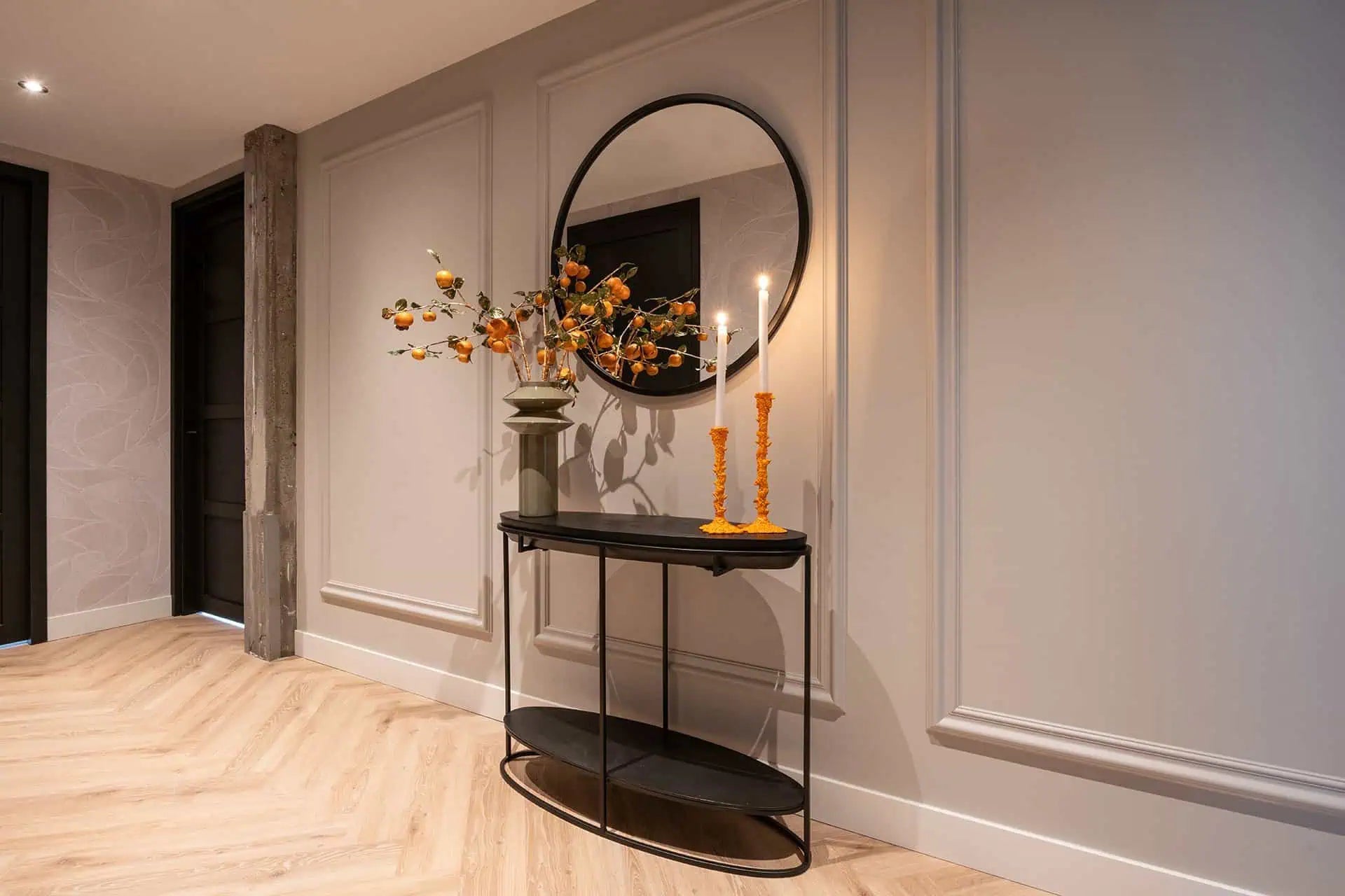 Konsole Calesta Richmond Interiors 80/100/30 cm melns - N1 Home