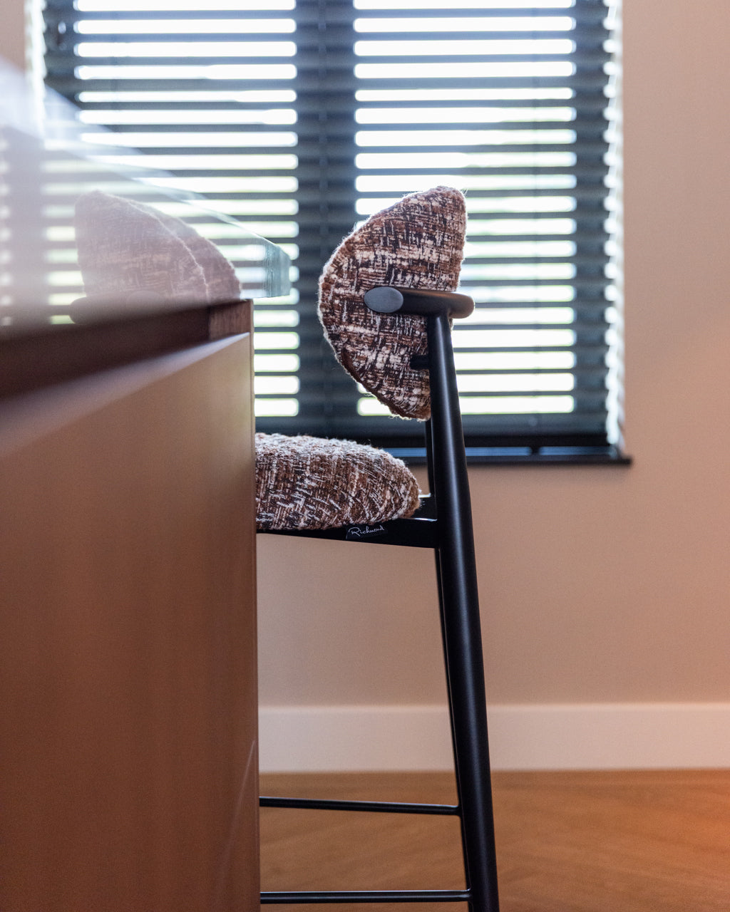 Bāra krēsls Dantes Richmond Interiors 46/104/54 cm hazel - N1 Home