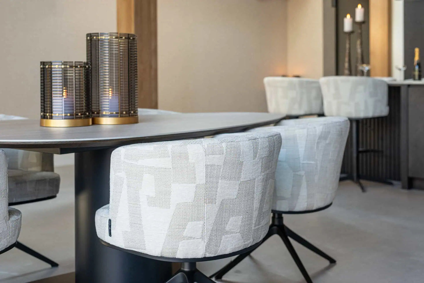 Svečturis Daylin smoke large Richmond Interiors 40,5/24/24 cm dūmi - N1 Home