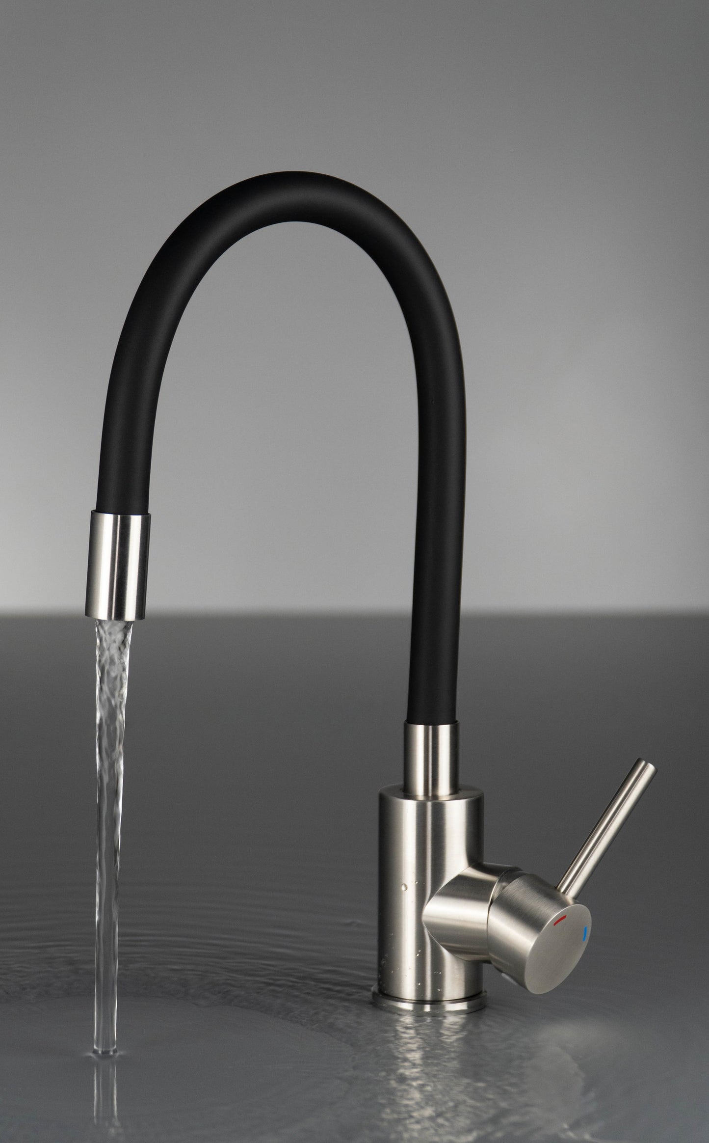 Virtuves maisītājs ar elastīgu uzgali Luno 38 cm melns/hroms - N1 Home