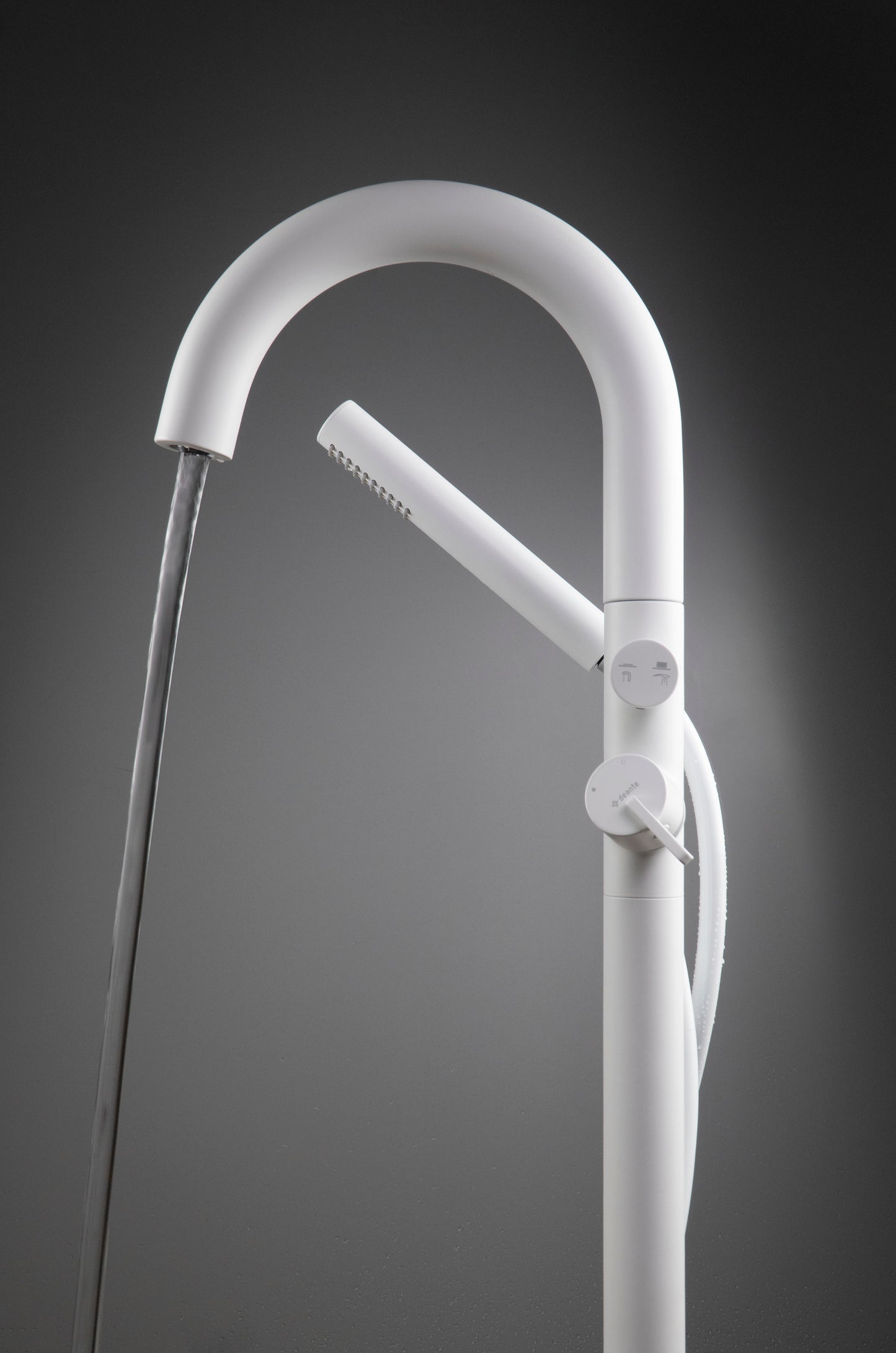 Vannas maisītājs, brīvi stāvošs, ar dušas komplektu Silia 150 cm nero - N1 Home