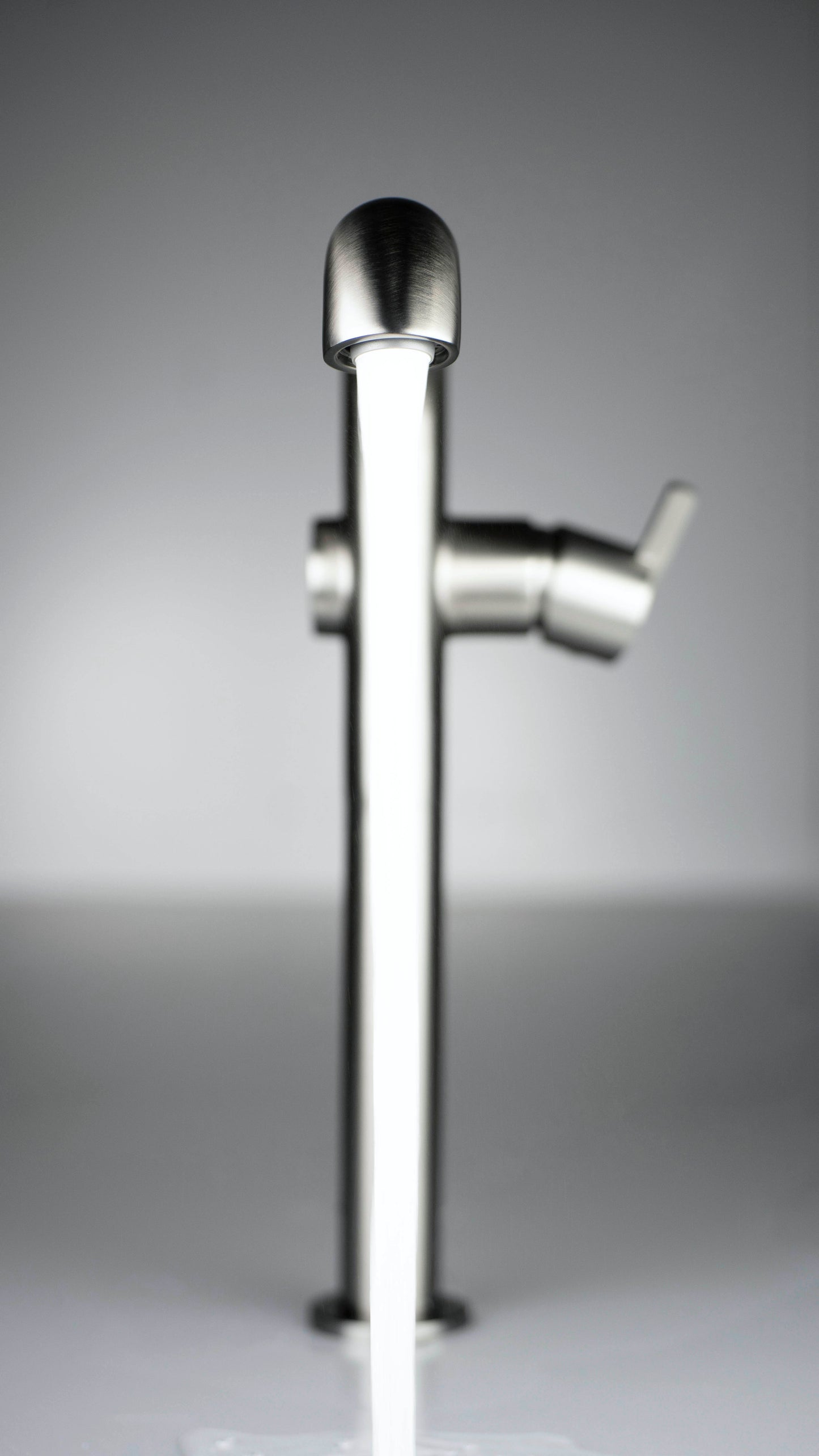 Izlietnes maisītājs, augsts, ar taisnstūra snīpi Silia 305 mm titanium - N1 Home