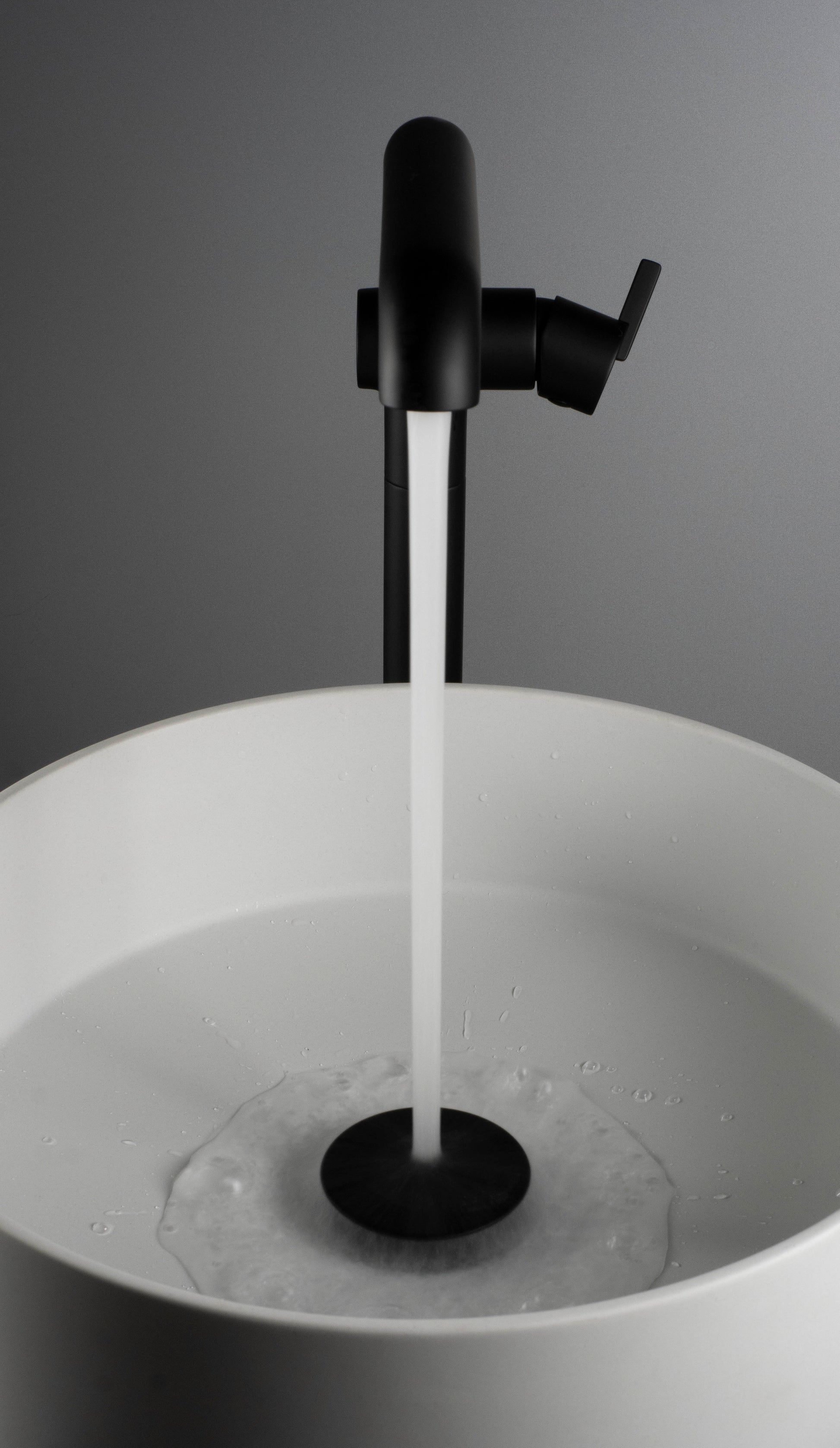 Izlietnes maisītājs, brīvi stāvošs Silia 1090 mm titanium - N1 Home