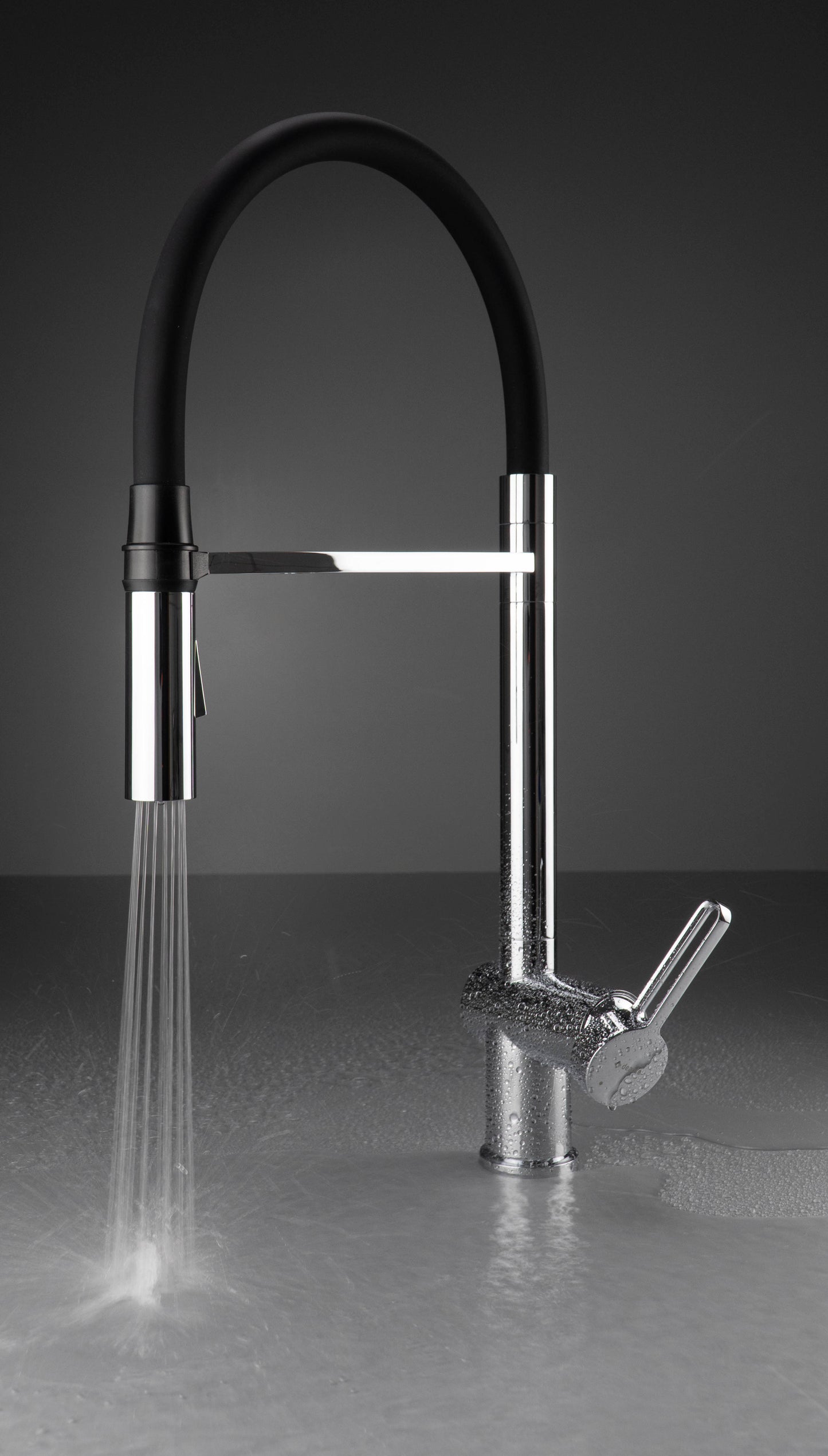 Virtuves jaucējkrāns ar elastīgu izteku - 2 veidu strūklas Magnetic 533 mm hroms - N1 Home