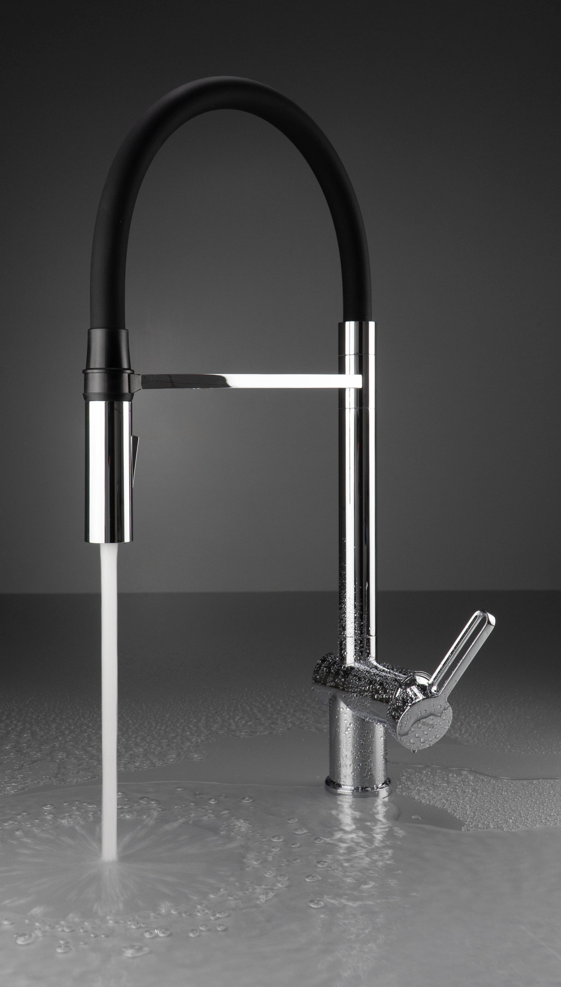 Virtuves jaucējkrāns ar elastīgu izteku - 2 veidu strūklas Magnetic 533 mm hroms - N1 Home