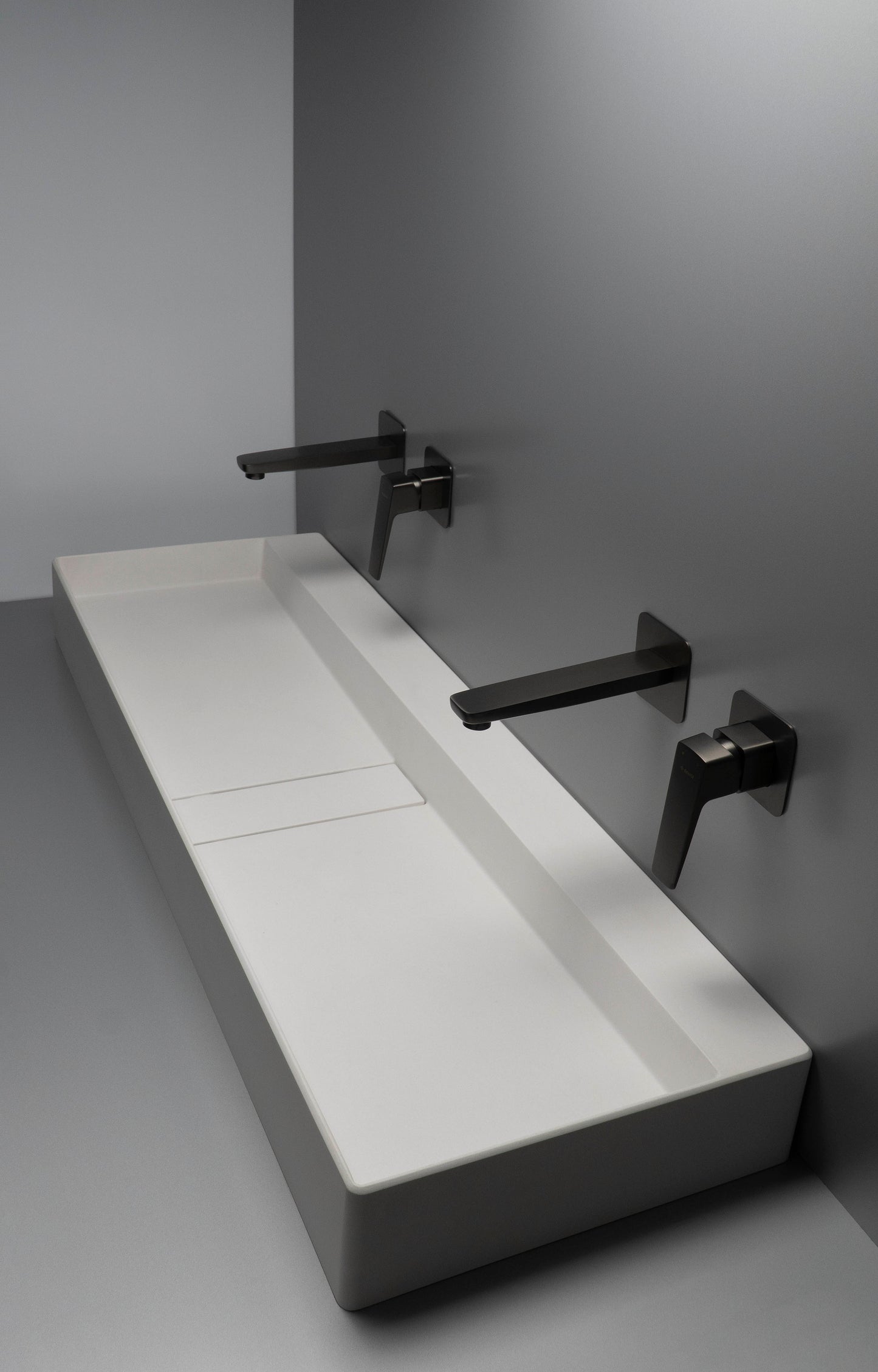 Izlietnes maisītājs - sienas  BLUR, sienas montāža, 20 cm nero - N1 Home