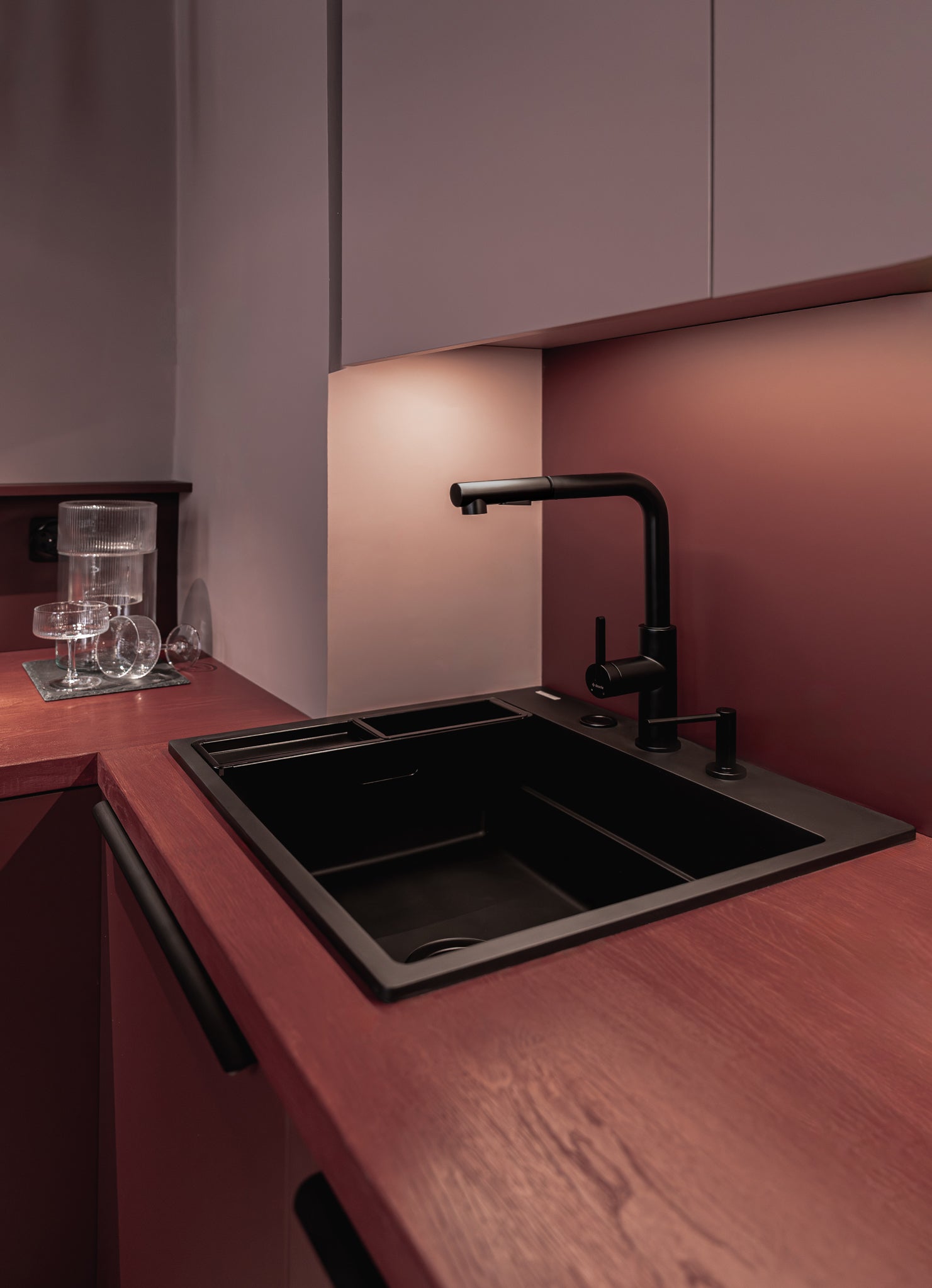 Virtuves jaucējkrāns ar izvelkamu snīpi MOMI 34,8 cm titanium - N1 Home