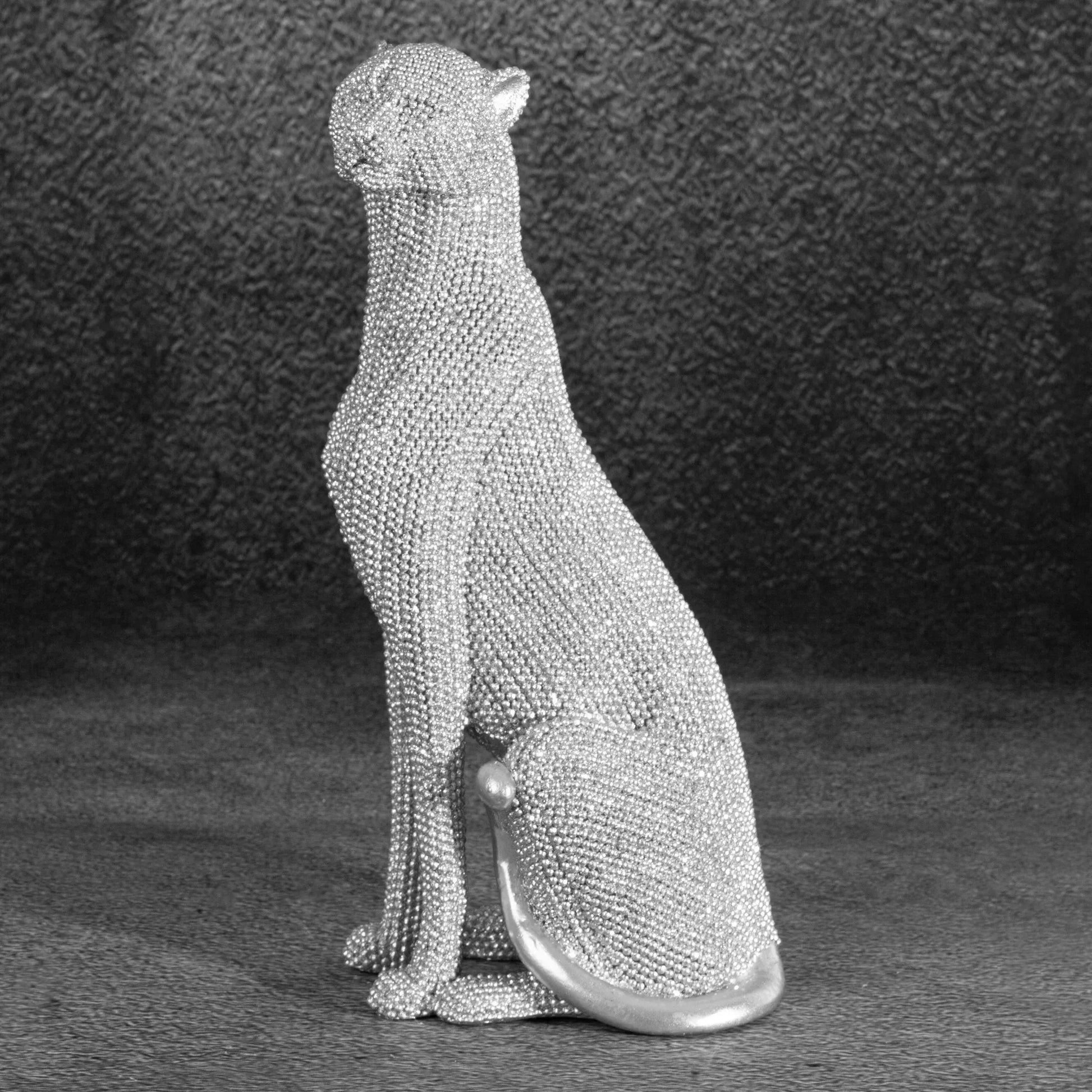 Dekoratīva figūriņac Eldina ar smalku strukturālu rakstu 12/8/23 cm sudrabs - N1 Home