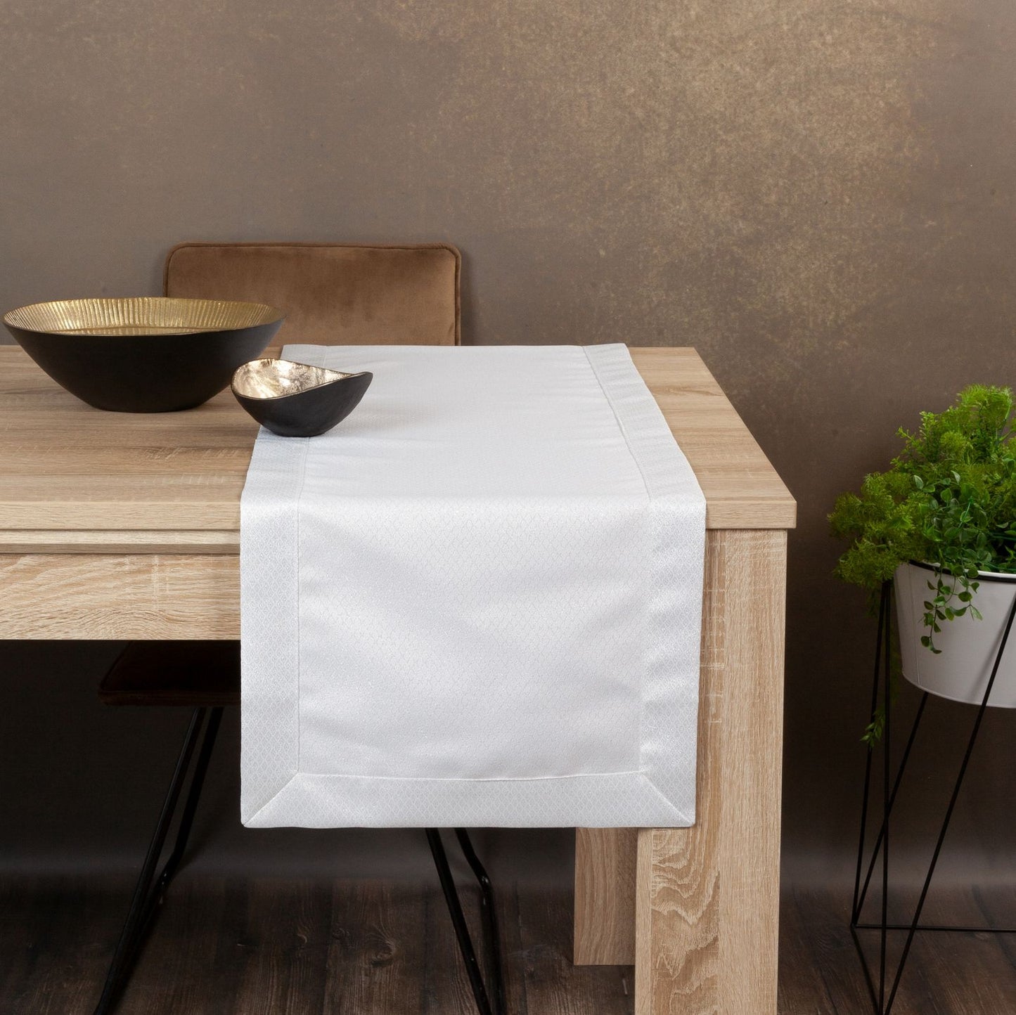 2000f109683f5f82e9d8cd8921572b39