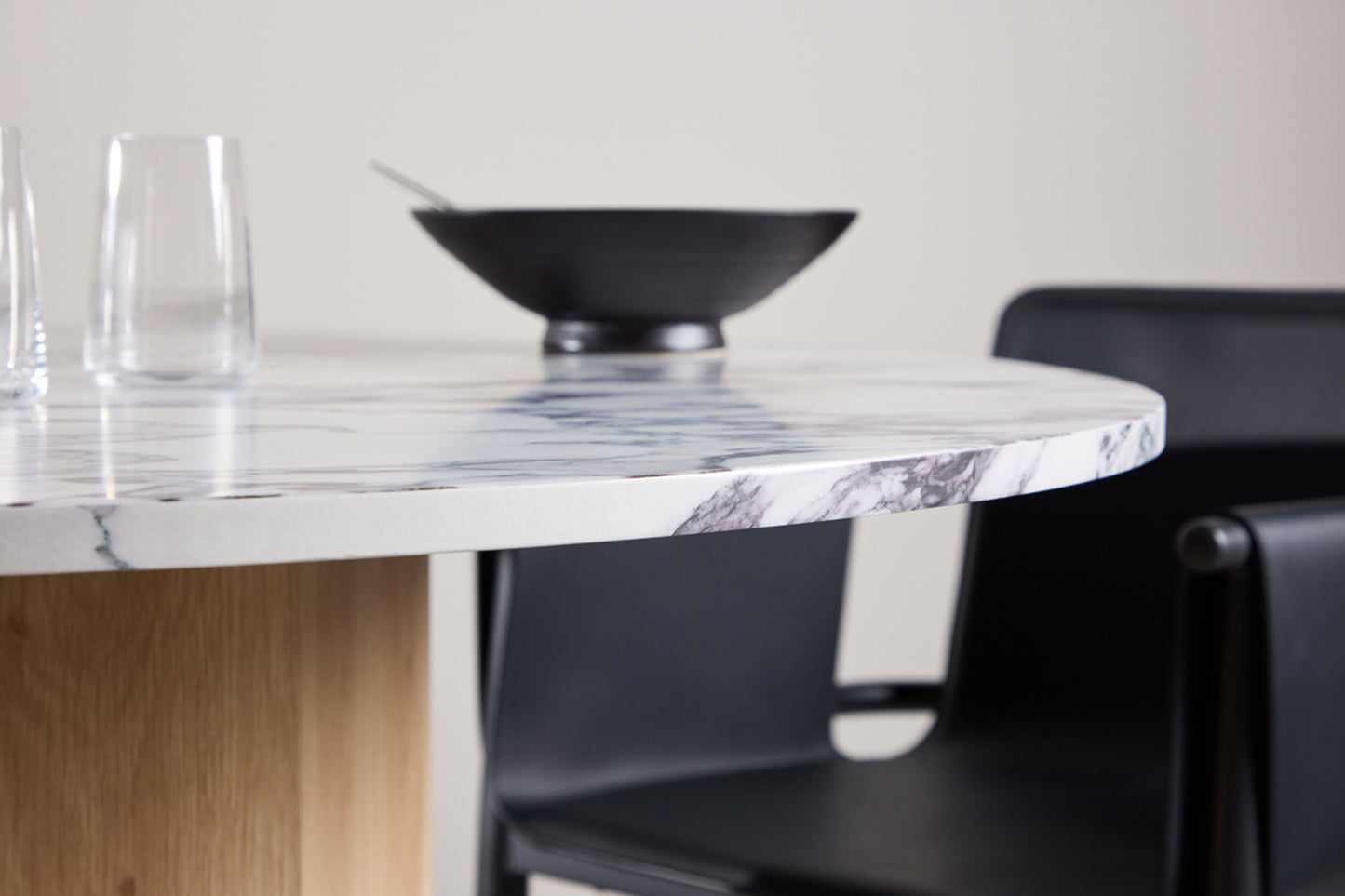 Galds Velaj 120/120/75 cm gaiši pelēks marmors/ozols