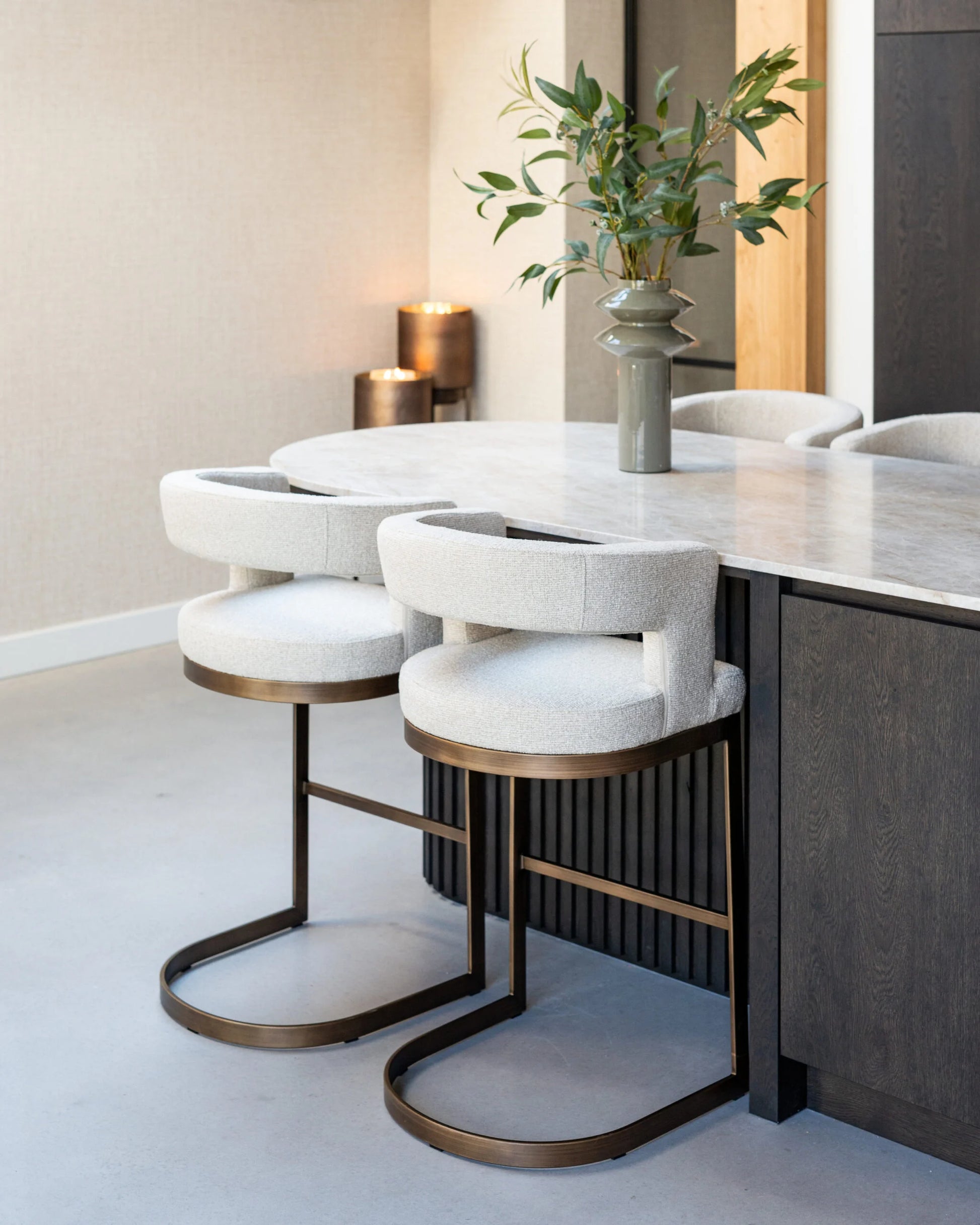 Svečturis Mione bronze small Richmond Interiors 84/27/27 cm bronza - N1 Home