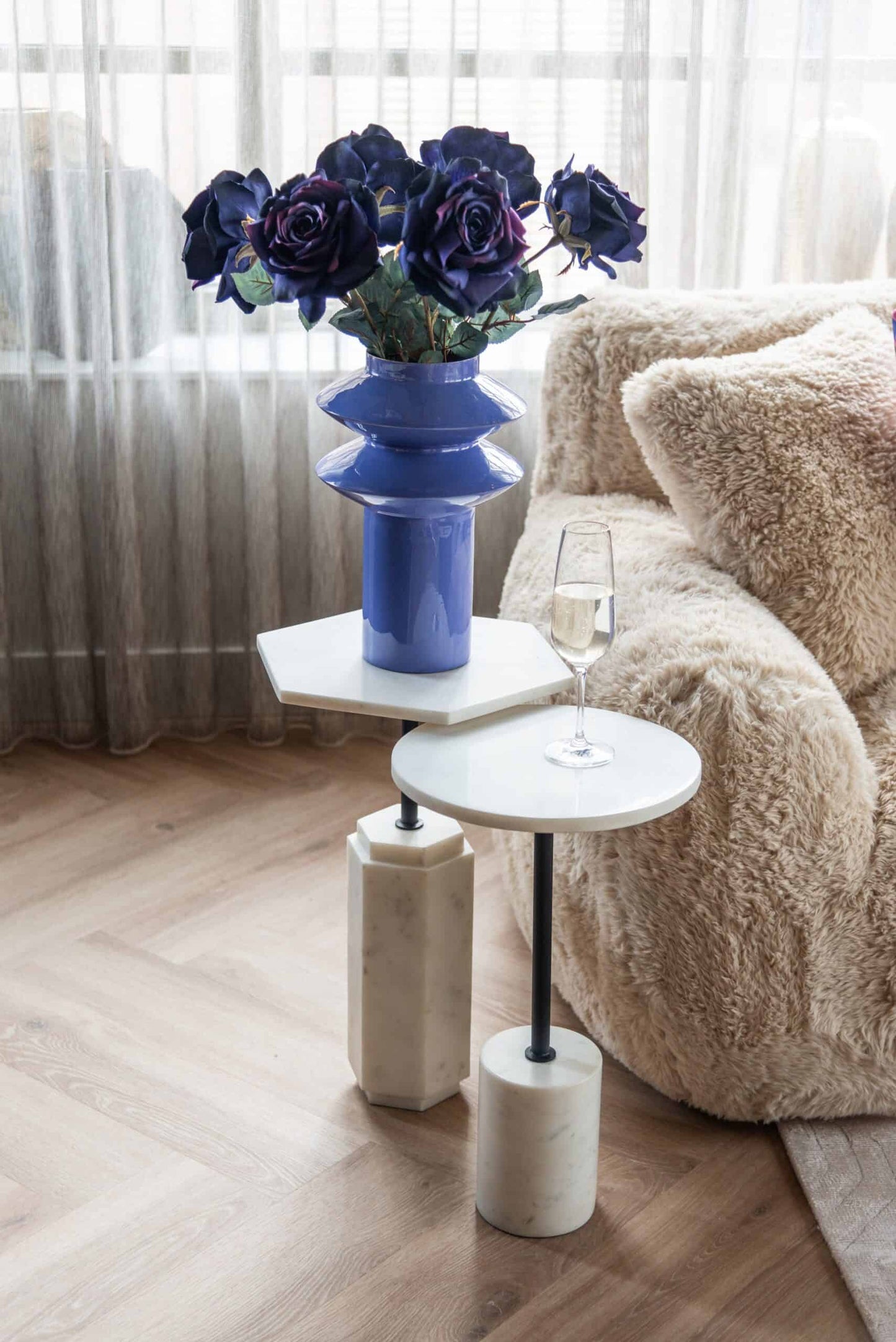 Kafijas galds Misty Richmond Interiors 30/52/30 cm melns/balts