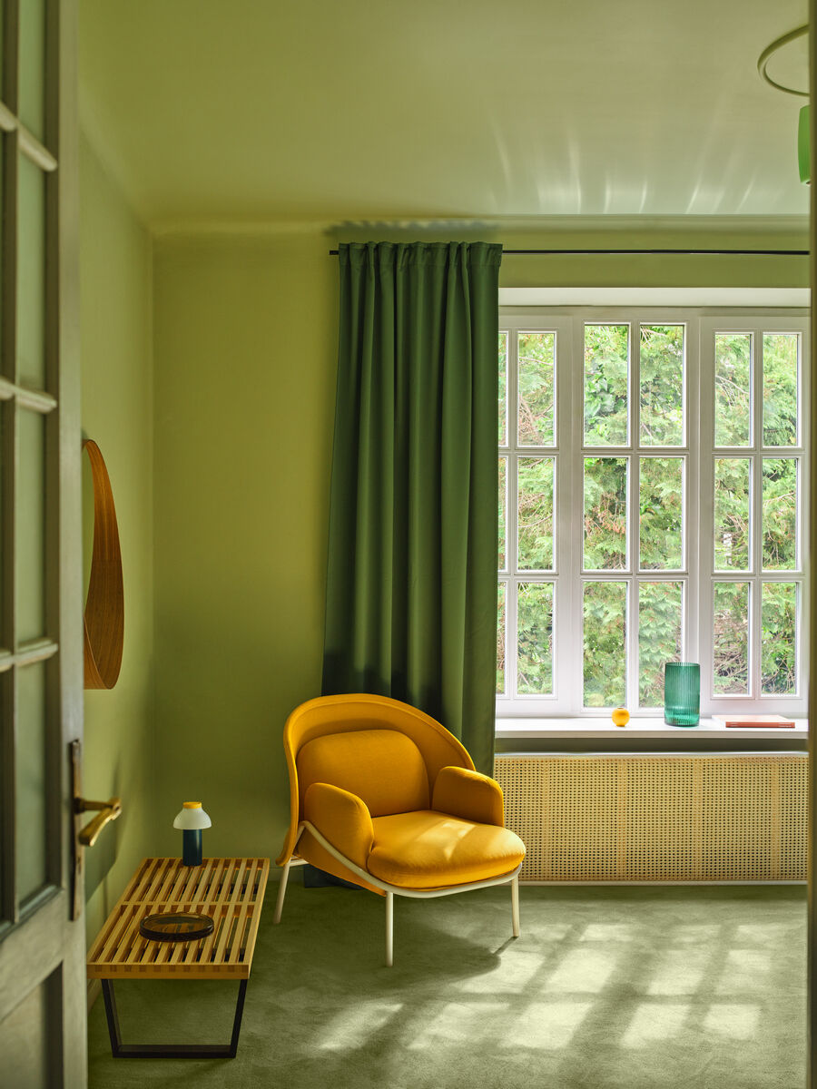 Krēsls Merd L 100/81/121 cm sarkans/dažādas polsterējuma krāsas - N1 Home